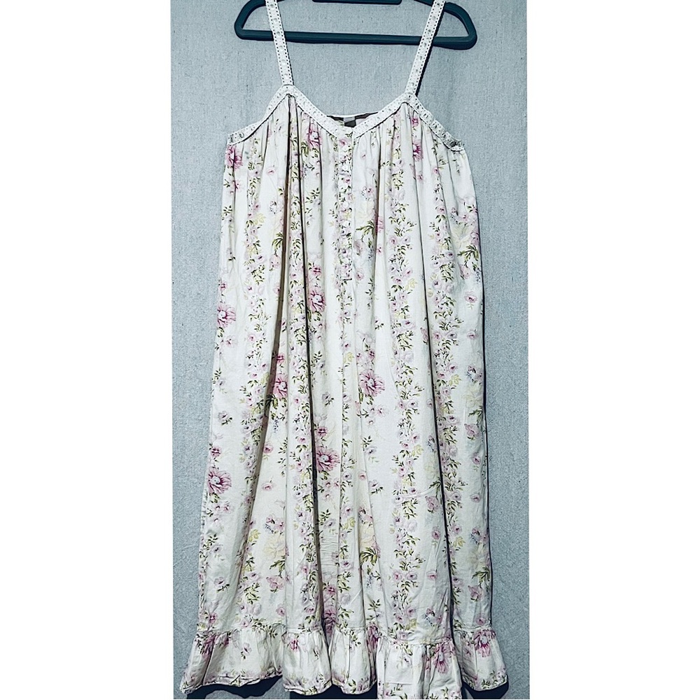 Vintage Victoria’s Secret Country Cotton Prairie Nightgown. Size Large.